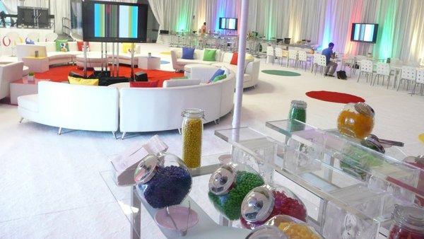 &Omicron;&iota; 25 &pi;&omicron;&lambda;&upsilon;&epsilon;&theta;&nu;&iota;&kappa;έ&sigmaf; &mu;&epsilon; &tau;&omicron; &kappa;&alpha;&lambda;ύ&tau;&epsilon;&rho;&omicron; &epsilon;&rho;&gamma;&alpha;&sigma;&iota;&alpha;&kappa;ό &pi;&epsilon;&rho;&iota;&beta;ά&lambda;&lambda;&omicron;&nu;