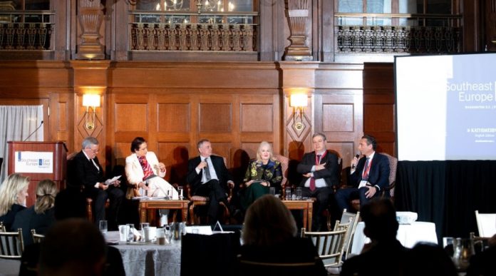 stratigikesependiseis