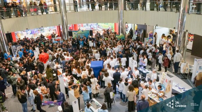JA Greece : Τα βραβεία της Μαθητικής Εμπορικής Έκθεσης Θεσσαλονίκης 2024 στο Mediterranean Cosmos jagreeceefhvoiepixirimaties